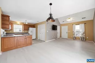 212 Inglecress Rd, Waynesboro, VA 22980 - Photo 9