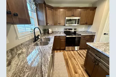 200 Robin Hood Rd, Staunton, VA 24401 - Photo 11