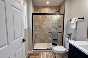 200 Robinhood Rd, Staunton, VA 24401 - Photo 17