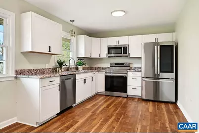 205 Stonewall Dr, Waynesboro, VA 22980 - Photo 9