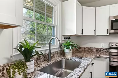 205 Stonewall Dr, Waynesboro, VA 22980 - Photo 13