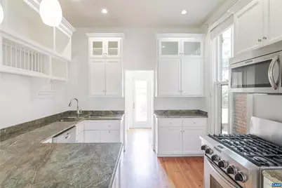 17 N Washington St, Staunton, VA 24401 - Photo 7