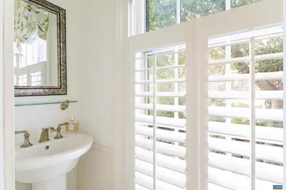 17 N Washington St, Staunton, VA 24401 - Photo 23