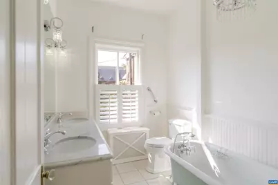 17 N Washington St, Staunton, VA 24401 - Photo 23