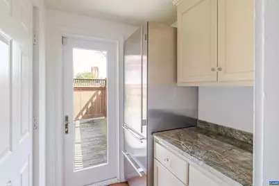 17 N Washington St, Staunton, VA 24401 - Photo 13