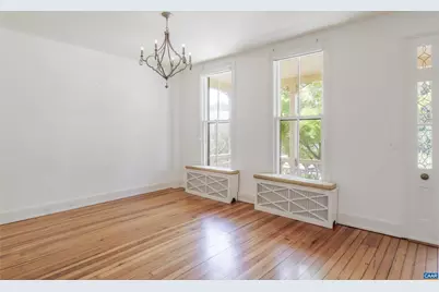 17 N Washington St, Staunton, VA 24401 - Photo 5