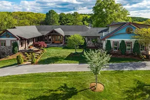 320 Carrsbrook Dr, Staunton, VA 24401 - Photo 3