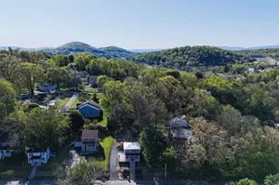 427 Montgomery Ave, Staunton, VA 24401 - Photo 3