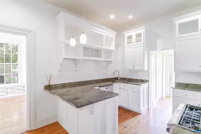 17 N Washington St, Staunton, VA 24401 - Photo 9