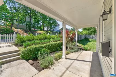 433 N Winchester Ave, Waynesboro, VA 22980 - Photo 5