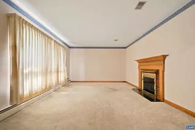 1393 Pleasant View St, Staunton, VA 24401 - Photo 5