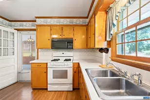 1393 Pleasant View St, Staunton, VA 24401 - Photo 13