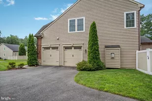 8306 Carli Ct, Millersville, MD 21108 - Photo 9