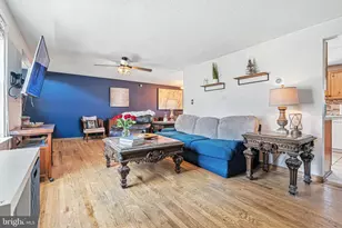 7913 Kings Bench Pl, Pasadena, MD 21122 - Photo 3