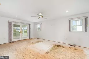 7862 Bodkin View Dr, Pasadena, MD 21122 - Photo 15