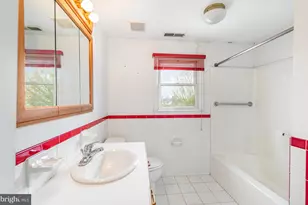 7862 Bodkin View Dr, Pasadena, MD 21122 - Photo 17