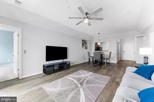 8609 Wintergreen Ct, Odenton, MD 21113 - Photo 9