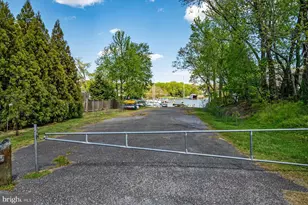 100 Carroll Dr, Annapolis, MD 21403 - Photo 17