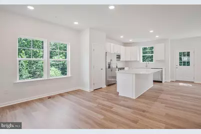 404 Warwick, Edgewater, MD 21037 - Photo 5