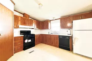 318 Ella Dr, Lothian, MD 20711 - Photo 11