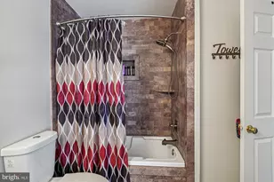 221 Foxmanor Ln, Glen Burnie, MD 21061 - Photo 15