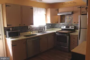 429 Hardmoore Ct, Glen Burnie, MD 21061 - Photo 7