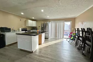 329 10th, Brooklyn, MD 21225 - Photo 7