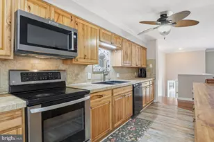 304 Maryland Ave, Pasadena, MD 21122 - Photo 7