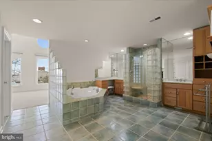2113 Lake Dr, Pasadena, MD 21122 - Photo 21