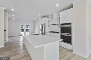 6822 Winterhill Ln, Glen Burnie, MD 21060 - Photo 17