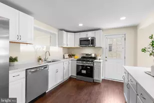 10 Cedar Hill Rd, Baltimore, MD 21225 - Photo 13