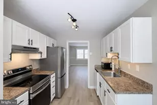 1649 Forest Hill Ct, Crofton, MD 21114 - Photo 3