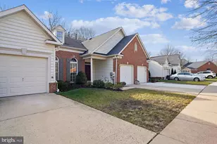 328 Colony Point Pl, Edgewater, MD 21037 - Photo 3