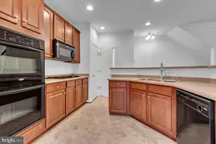 3510 Carriage Walk Ln, Laurel, MD 20724 - Photo 11