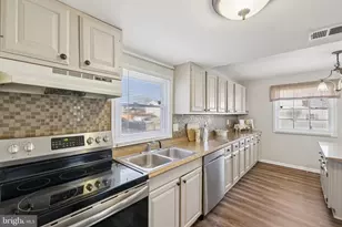 8562 Beacon Point Rd, Pasadena, MD 21122 - Photo 9