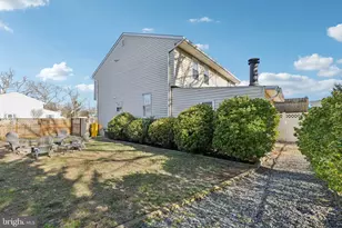 8562 Beacon Point Rd, Pasadena, MD 21122 - Photo 39