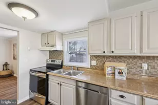 8562 Beacon Point Rd, Pasadena, MD 21122 - Photo 15