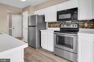 2408 Forest Edge Ct, Odenton, MD 21113 - Photo 5