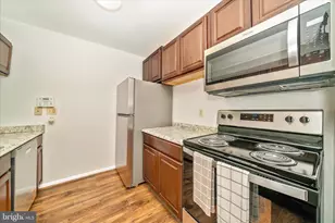 208 Water Fountain Ct, Glen Burnie, MD 21060 - Photo 9