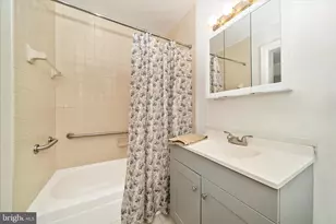 208 Water Fountain Ct, Glen Burnie, MD 21060 - Photo 23
