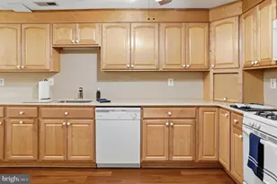 759 Sunnyfield Ln, Baltimore, MD 21225 - Photo 31