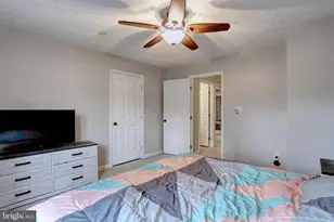 207 Foxmanor Ln, Glen Burnie, MD 21061 - Photo 9