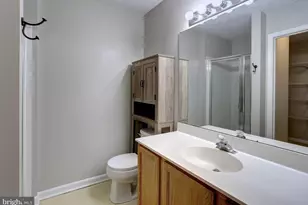 207 Foxmanor Ln, Glen Burnie, MD 21061 - Photo 17