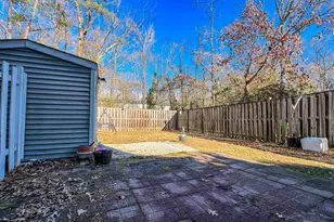 8080 Wolsey Ct, Pasadena, MD 21122 - Photo 9