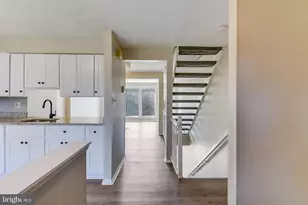 7946 Sutherland Ct, Pasadena, MD 21122 - Photo 13