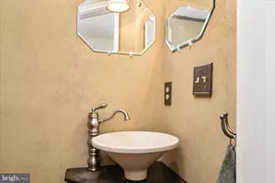 725 Dayspring Dr, Odenton, MD 21113 - Photo 9