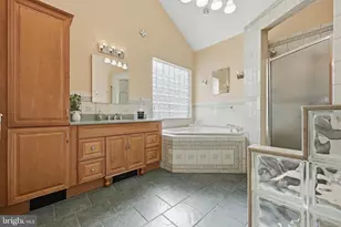 352 Riverside Dr, Pasadena, MD 21122 - Photo 17