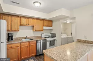 6419 Lamplighter Ridge, Glen Burnie, MD 21061 - Photo 9