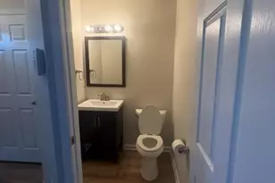 225 Foxmanor Ln, Glen Burnie, MD 21061 - Photo 17