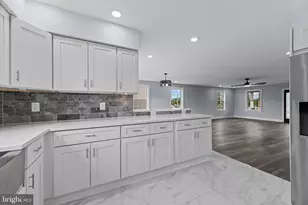8424 Smallwood Ct, Pasadena, MD 21122 - Photo 9